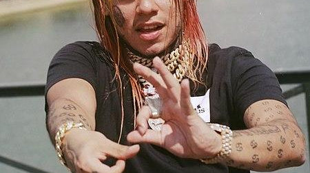 6ix9ine Offers Match To Charity, Calls Out All New York Rappers - HipHopBling