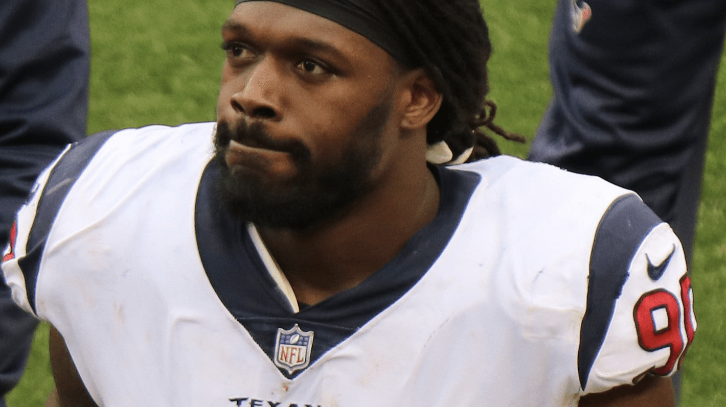 Jadeveon Clowney Is Expected To Sign With Browns: Report - HipHopBling