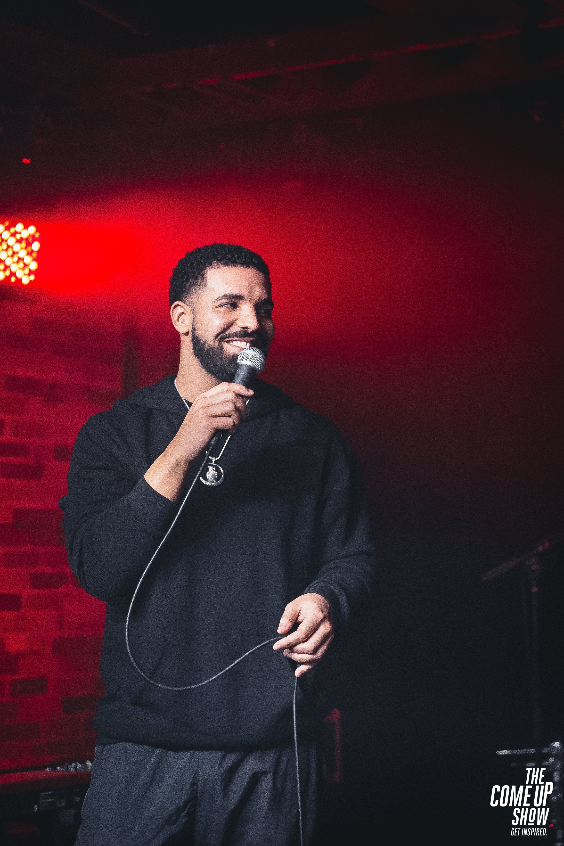 Drake's New Album Is Inbound, RapRadar Says He's "Talkin' That Sh*t" - HipHopBling