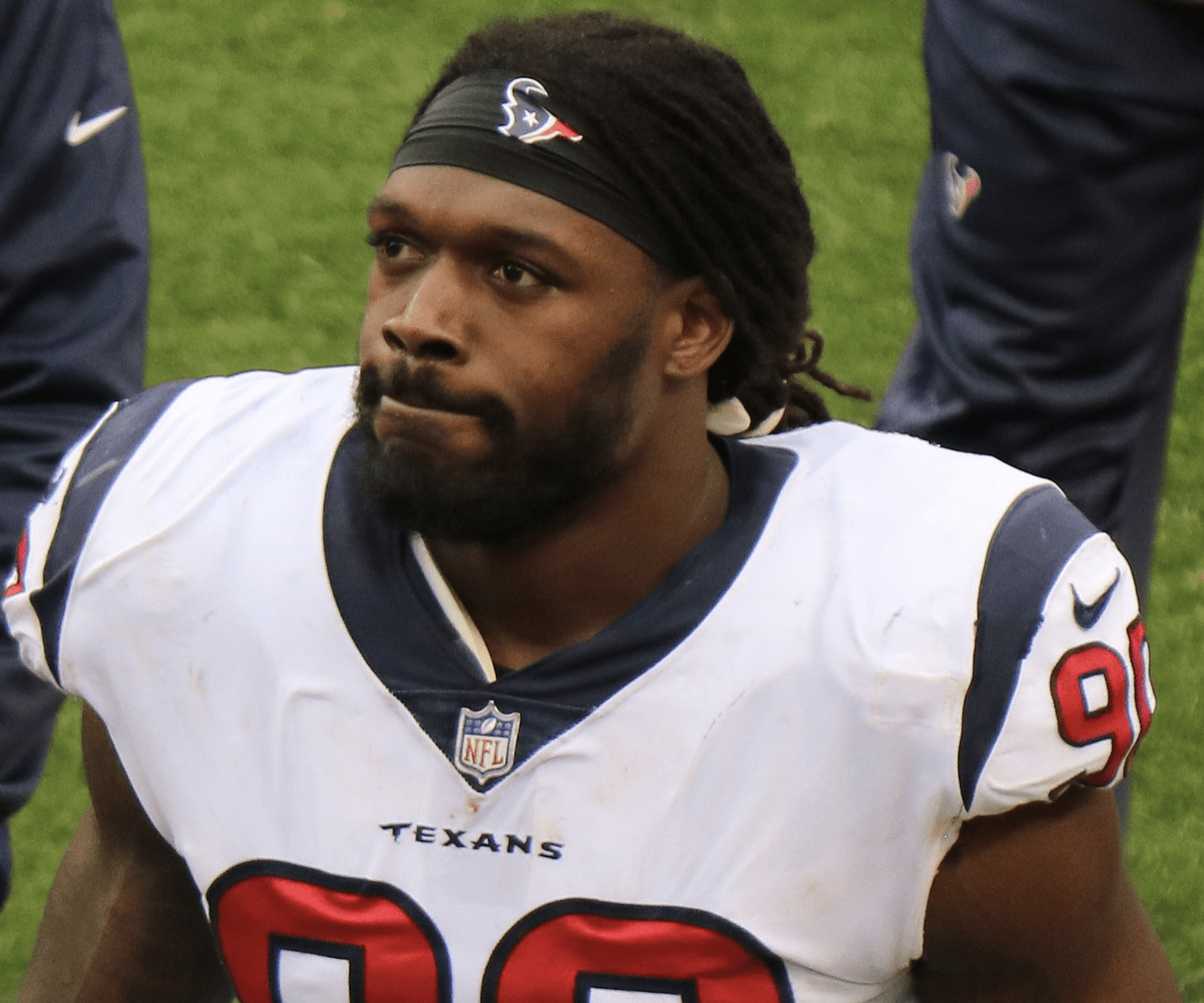 Jadeveon Clowney Is Expected To Sign With Browns: Report - HipHopBling