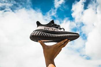 Kanye West Teases New Yeezy Colorway - HipHopBling