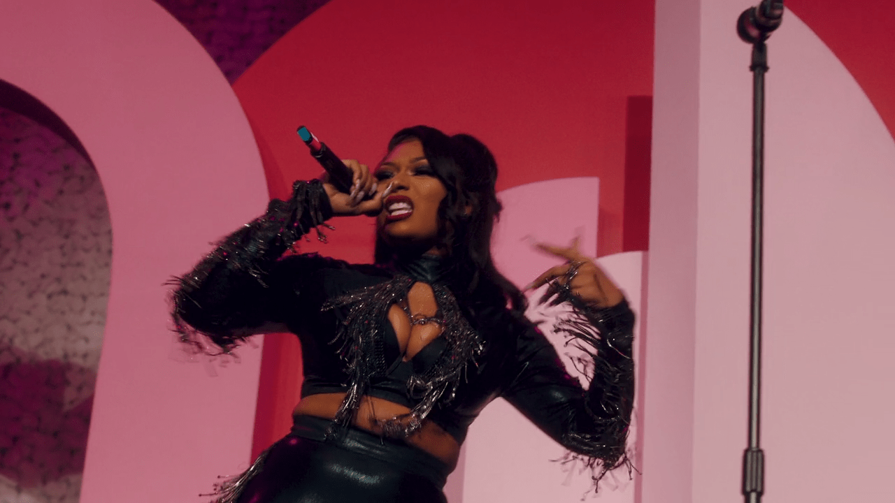 Kehlani Stops Following Megan Thee Stallion On Insta, Internet Erupts - HipHopBling