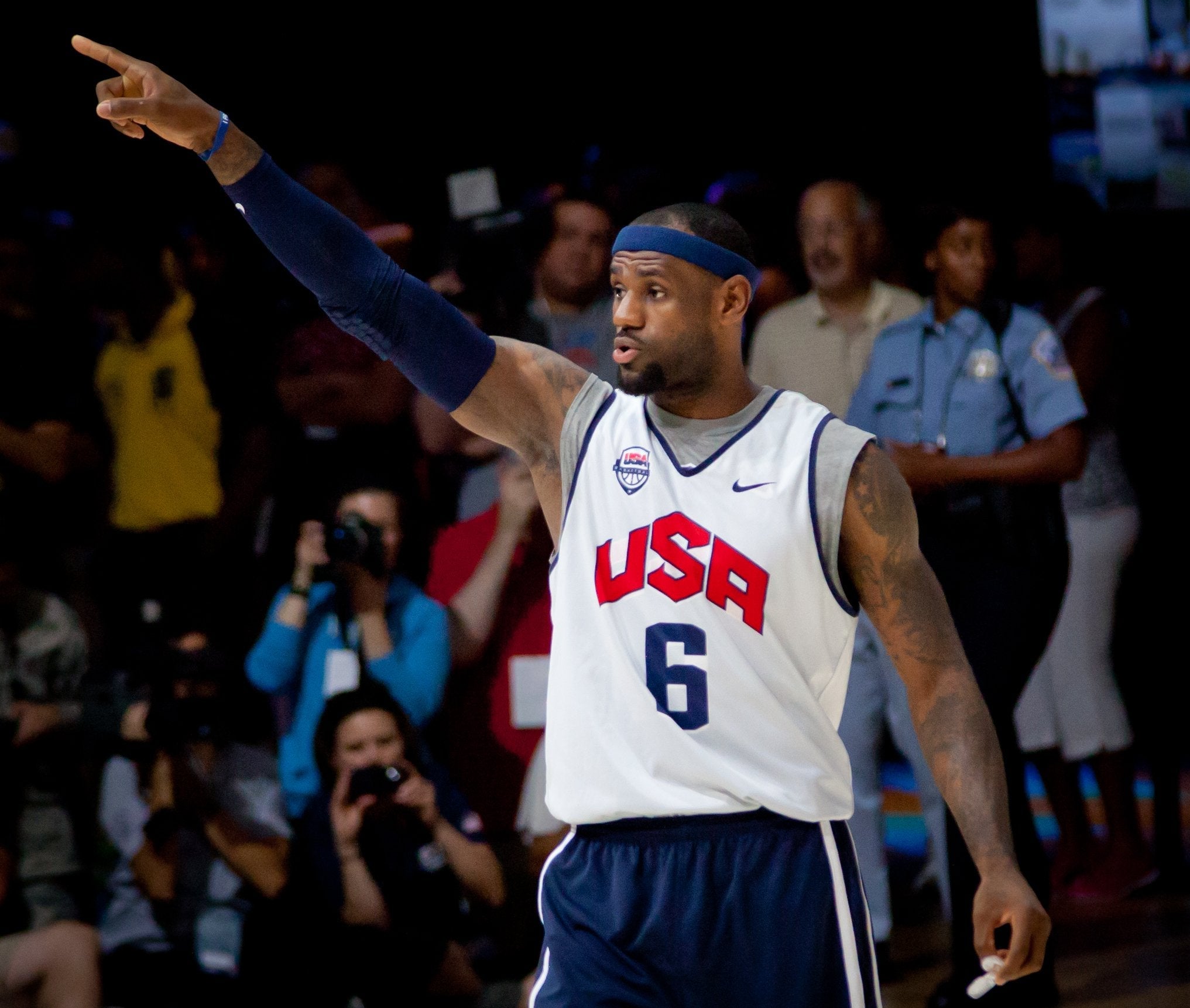 Lebron James Performs Emphatic Dunk, Gives Us An All Time NBA Great Photo - HipHopBling